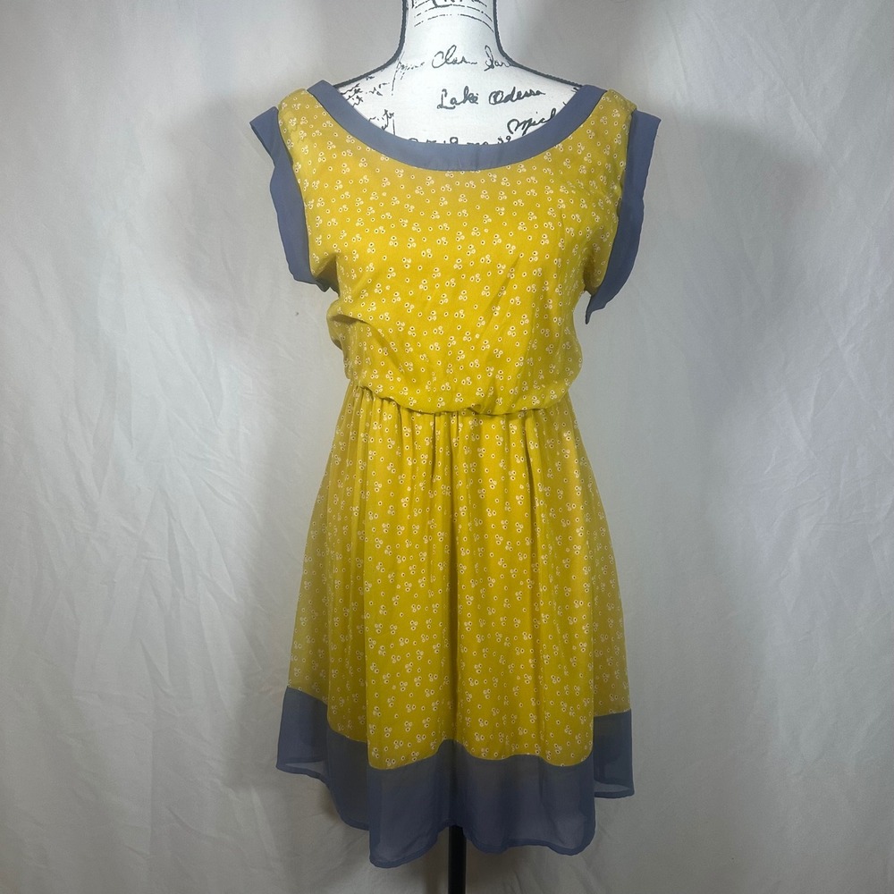 Lush Sleeveless Mini Sundress Women's XS Ditsy Print Boho Chic Coastal Feminine